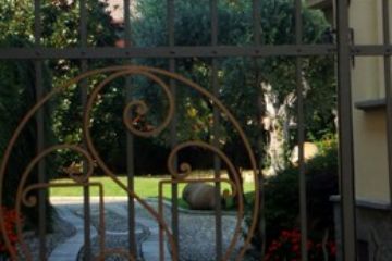 Centro Paese - Cancello in ferro battuto